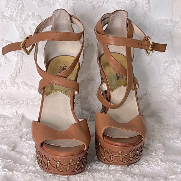 MICHAEL KORS • TAN & GOLD STUDDED WEDGES • EUC - Picture 2 of 5